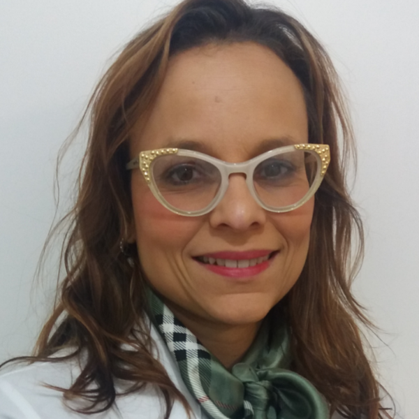 Dra. Louise Lapagesse de Camargo Pinto